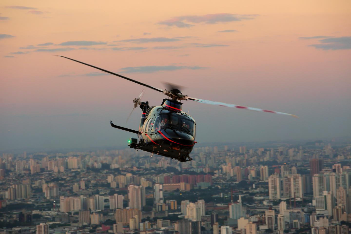 Helicopters: a wide, versatile product range | Leonardo